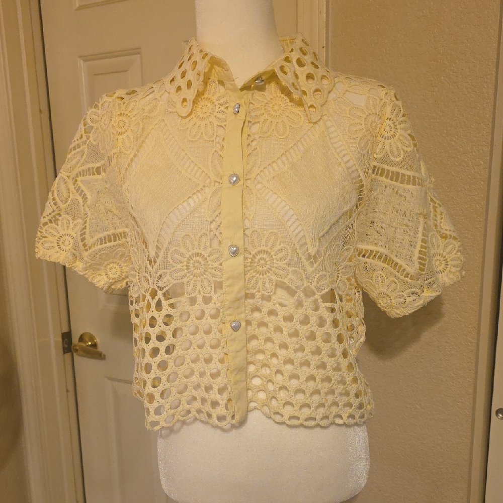 Chic Yellow Lace Button-Up Blouse